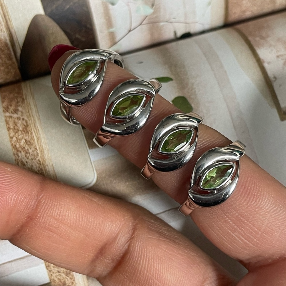 “VIBES” 925 Sterling Silver Peridot Ring!! US: 6,7,8,9,10💚☘
